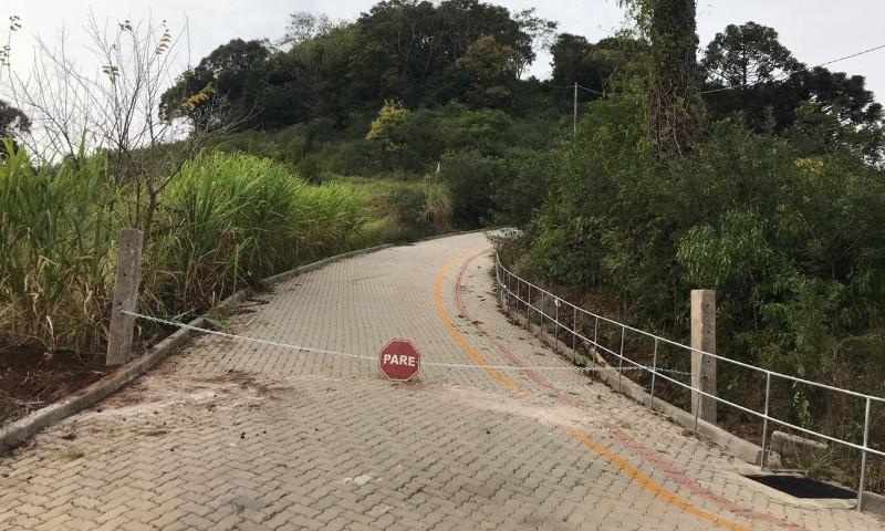 Acesso ao Morro do Cristo em Vila Maria fechado para subida de veículos