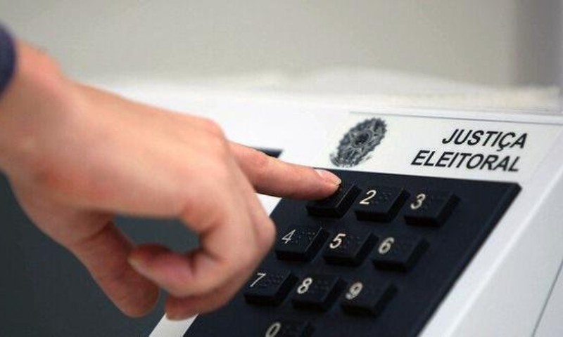 Senado aprova em primeiro turno PEC que adia as eleições de 2020