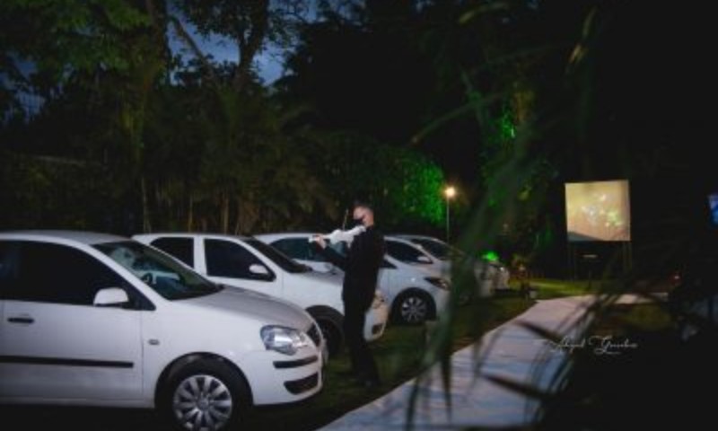 Pandemia desafia setor de eventos e casamentos drive in viram opção