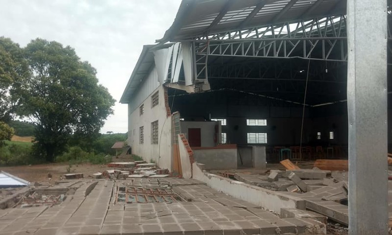 Temporal causou estragos em Vila Maria