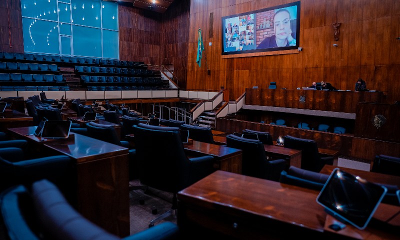 Assembleia discute descontos para servidores que receberam auxílio emergencial irregular no RS