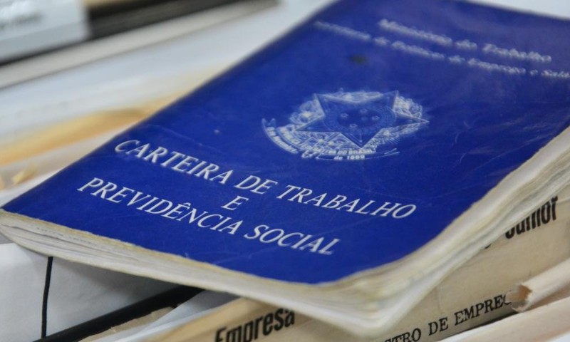 ECONOMIA: Salário mínimo de R$ 1.100 entra em vigor a partir desta sexta-feira