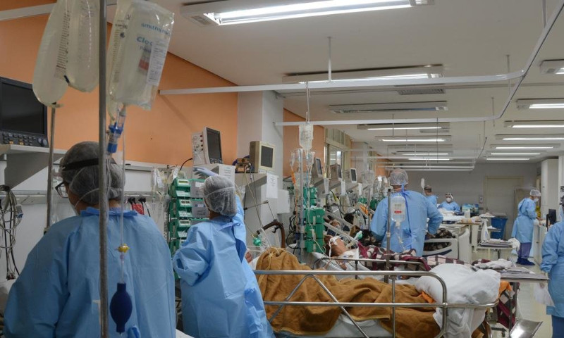Senado aprova que empresas contratem leitos privados para o SUS