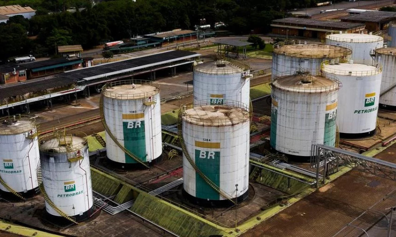 ECONOMIA: Petrobras anuncia mais um aumento nos preços do diesel e da gasolina