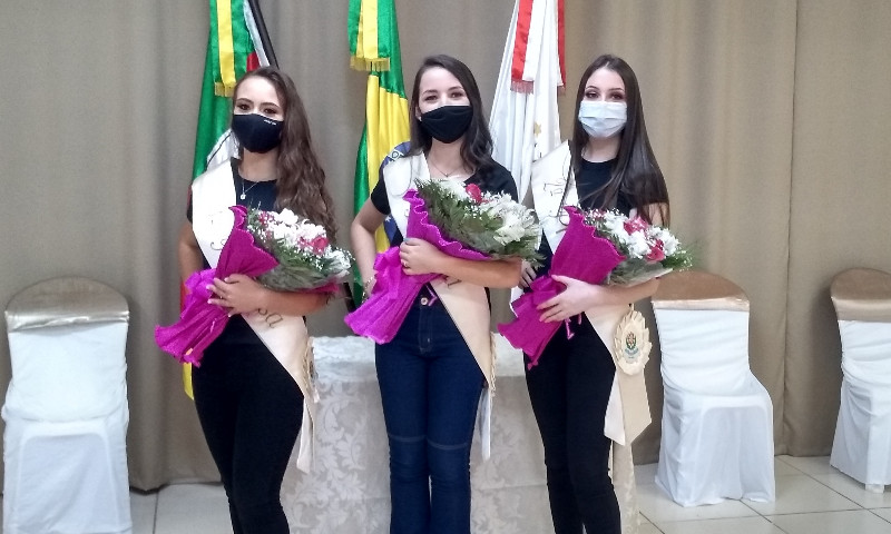 BELEZA: Município de Camargo escolhe sua corte de soberanas