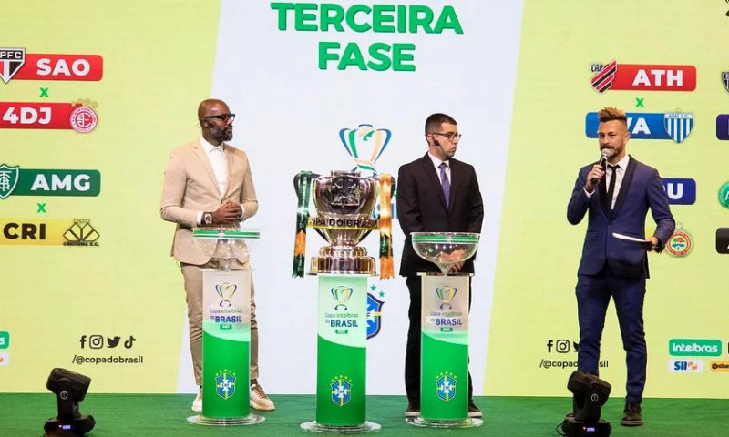ESPORTE: Grêmio pega o Brasiliense e o Inter enfrenta o Vitória na terceira fase da Copa do Brasil