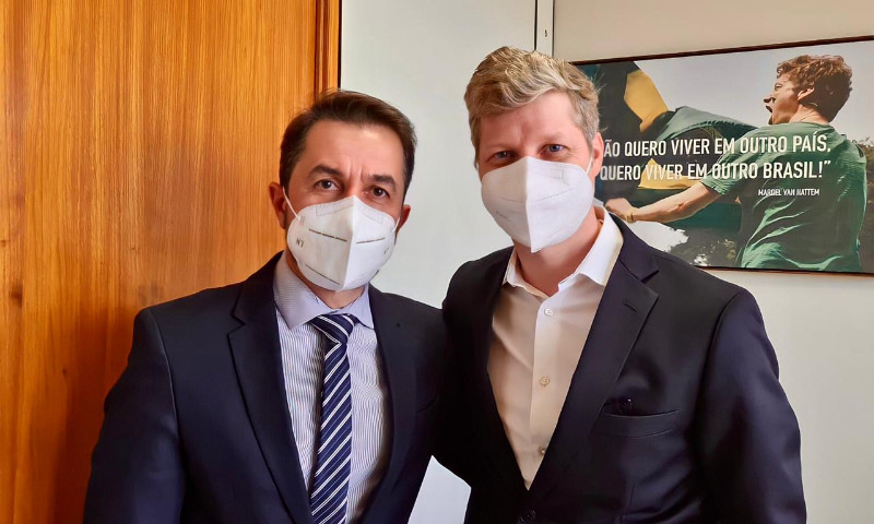 POLÍTICA: Turra busca recursos em Brasília