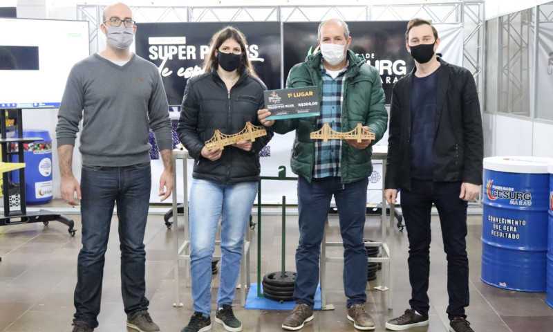 Ponte executada pelos acadêmicos de Engenharia da Faculdade CESURG Marau suporta 122,4kg no centro do seu vão