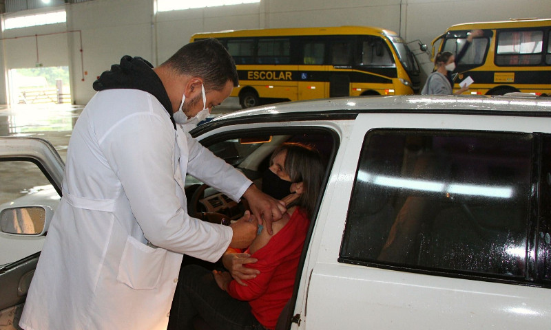 SAÚDE: Vila Maria segue imunizando contra Covid-19 e Influenza