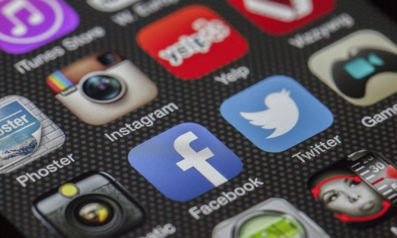 Redes sociais e sites de notícias são atingidos por interrupções