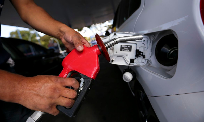 Preços da gasolina, diesel e gás aumentam nesta terça (06) nas refinarias