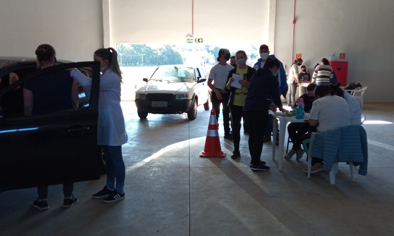 Semana com vacinação da covid19 e gripe influenza, em Vila Maria