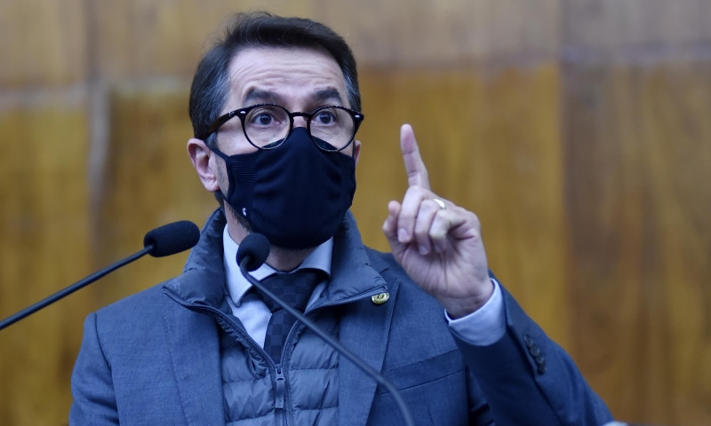 Turra se posiciona contra o passaporte vacinal