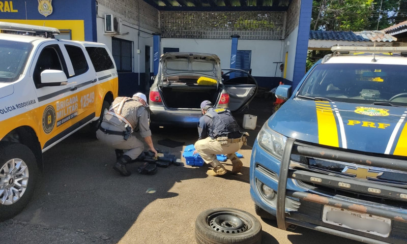 POLÍCIA: 1º Batalhão Rodoviário da Brigada Militar e PRF apreendem quase 60 quilos de drogas em Passo Fundo