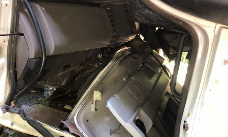 Motorista joga caminhão de ponte para evitar colisão frontal com carro em São Domingos do Sul
