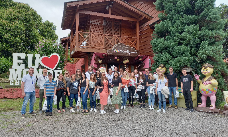 Alunos da Faculdade CESURG realizam viagem de estudos em Bento Gonçalves/RS
