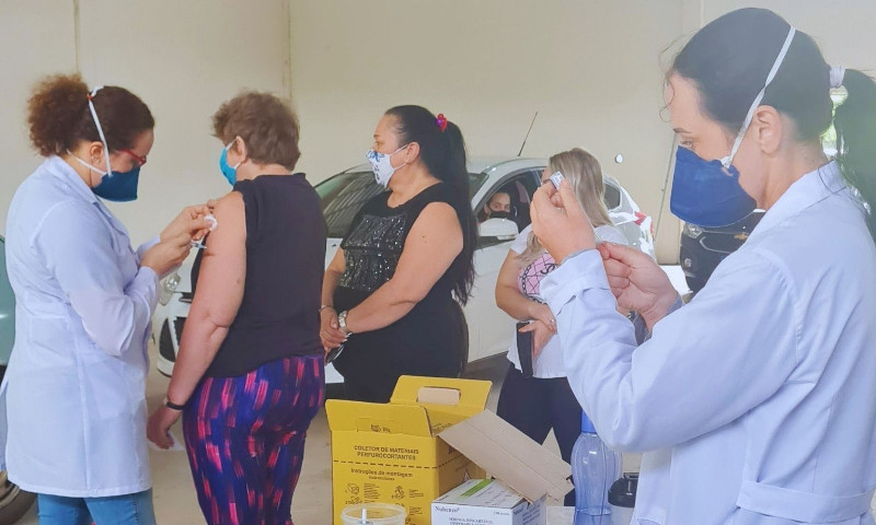 COVID-19: Vacinação em adultos segue nesta semana em Vila Maria