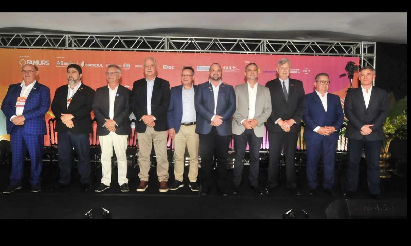 POLÍTICA: Pré-candidatos ao governo do RS debatem propostas para o Estado