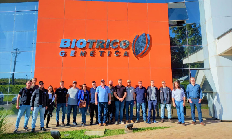 Acadêmicos da Faculdade CESURG realizam visita técnica na Biotrigo Genética