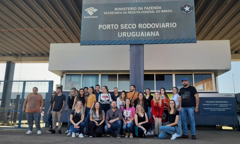 Alunos da Faculdade CESURG realizam visita técnica no Porto Seco de Uruguaiana/RS