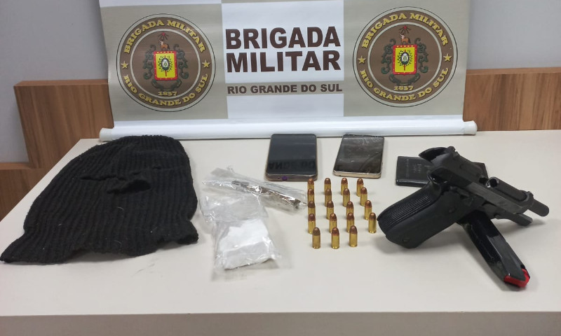 BRIGADA MILITAR de Marau realiza apreensão de Menor por Porte Ilegal de Arma de Fogo e Tráfico de Drogas