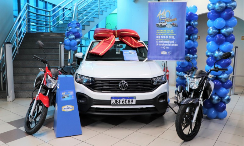 Santa Clara sorteia R$ 110 mil em vale-compras, um automóvel e duas motos para clientes do varejo