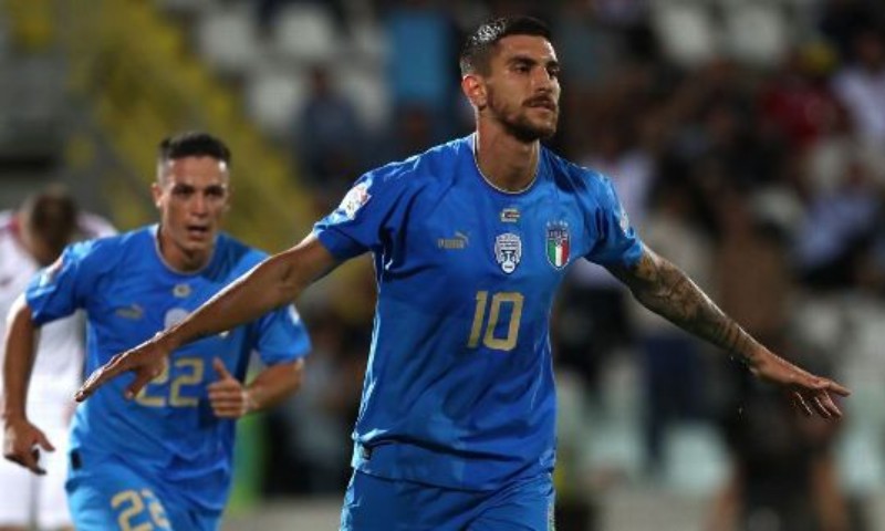 Itália vence com tranquilidade e se classifica