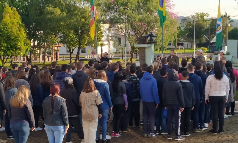 Vila Maria: Semana da Pátria começou com acendimento da Pira e hasteamento da Bandeira