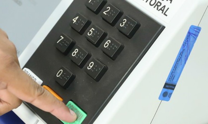Eleitor que estava apto a votar, mas não compareceu no 1º turno, pode votar normalmente no 2º turno