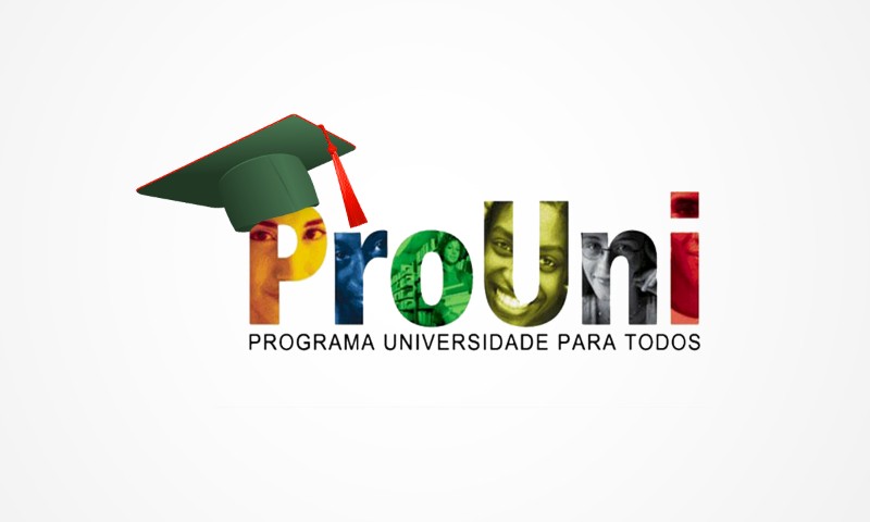 Candidatos selecionados na lista de espera do Prouni têm até esta sexta-feira para entregar documentação nas universidades