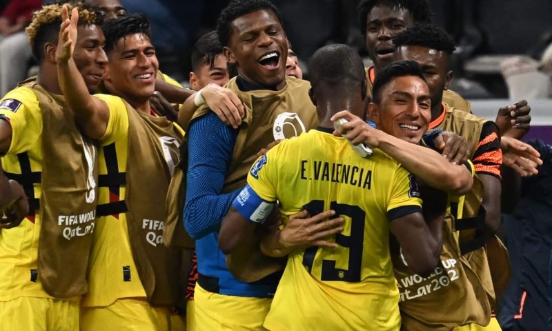 Com segundo tempo “protocolar”, Equador vence Catar na abertura da Copa