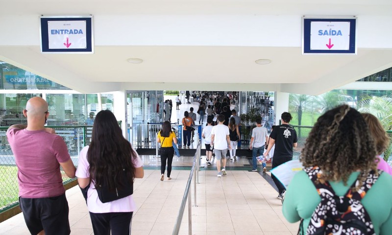 Enem começa domingo (13) com prova de redação