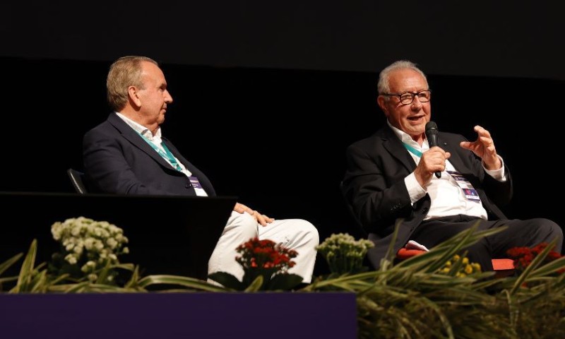 Francisco Turra é homenageado pela indústria avícola