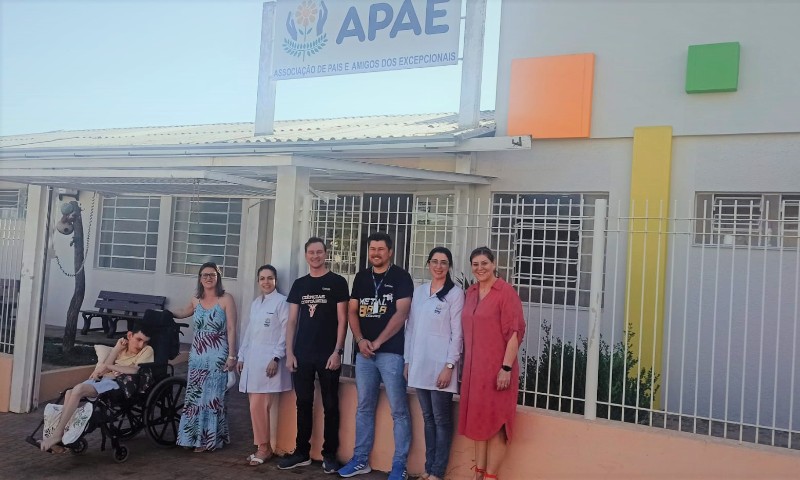 Faculdade CESURG e APAE firmam parceria na manutenção e customização de cadeiras de rodas