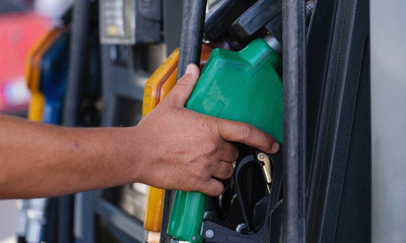 ECONOMIA: Petrobras anuncia redução de R$ 0,40 no litro do diesel para as distribuidoras
