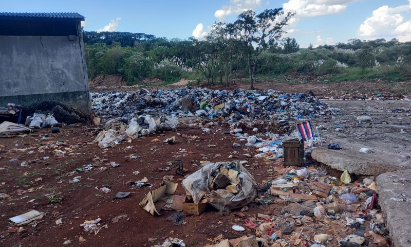 3° Batalhão Ambiental da Brigada Militar flagra poluição e descarte irregular de resíduos, em Passo Fundo