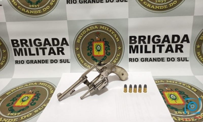 POLÍCIA: Brigada Militar realiza prisão por porte ilegal de arma de fogo em Vila Maria