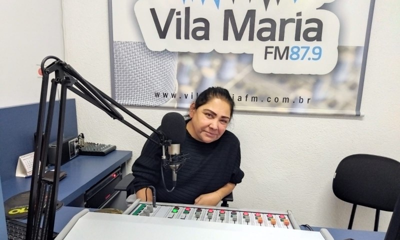 NOVIDADE: Mirella Cáceres estreia na Rádio Vila Maria FM