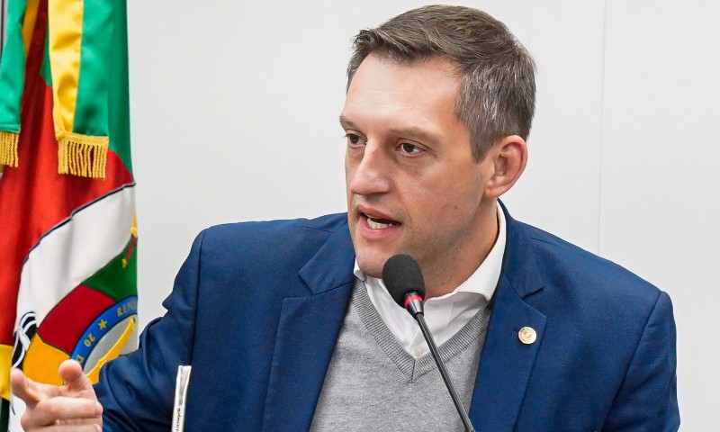 POLÍTICA: Deputado Pasin encaminha pedido para obras na ERS-324 e ERS-129