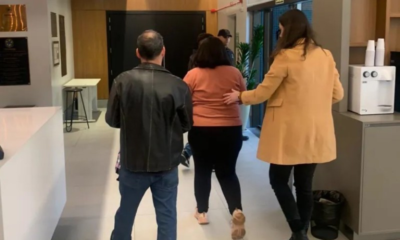 FRAUDE: Falsa médica é presa em flagrante no Cremers