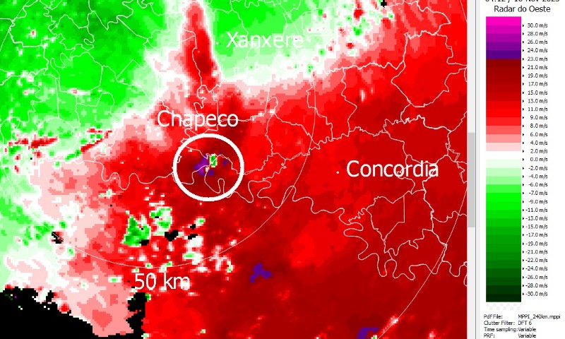 Radar capta mesociclone e formação de tornado na divisa do RS com SC
