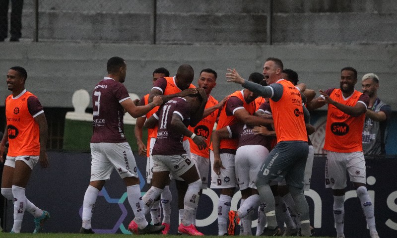 DEU CAXIAS: De virada, Grêmio perde na estreia