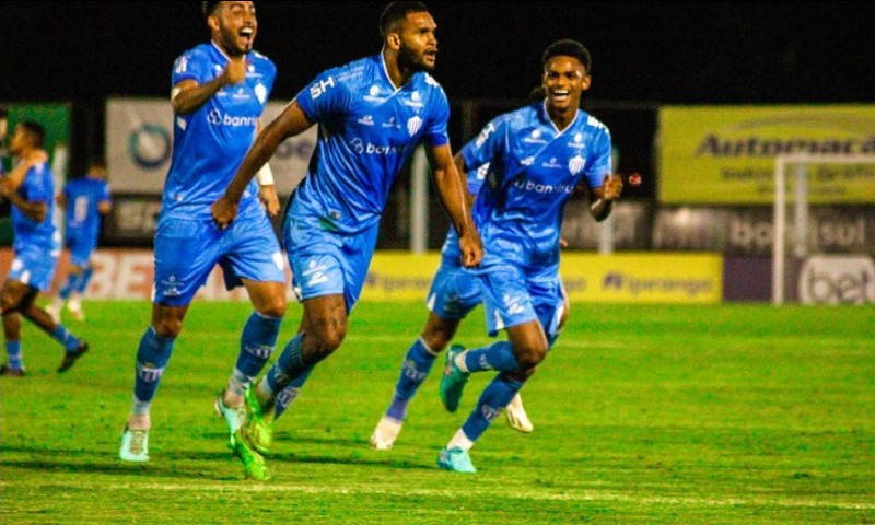 ESPORTE: Zagueiro do Novo Hamburgo fala sobre retorno ao Colosso da Lagoa: “É sempre bom rever os amigos”