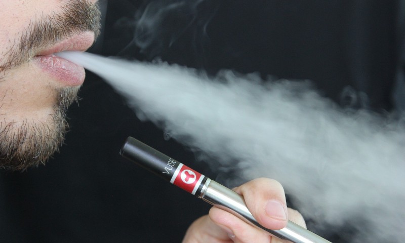 Especialistas alertam: sem medidas rigorosas, o País não conterá consumo do cigarro eletrônico