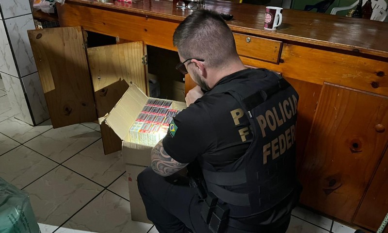 PF investiga grupo ligado a facção criminosa atuante no contrabando de cigarros