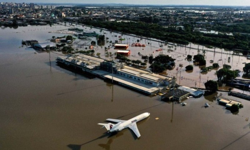 Enchentes no RS: aeroporto Salgado Filho não deve reabrir até setembro