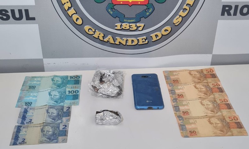 Dupla é detida por tráfico de drogas em Guaporé