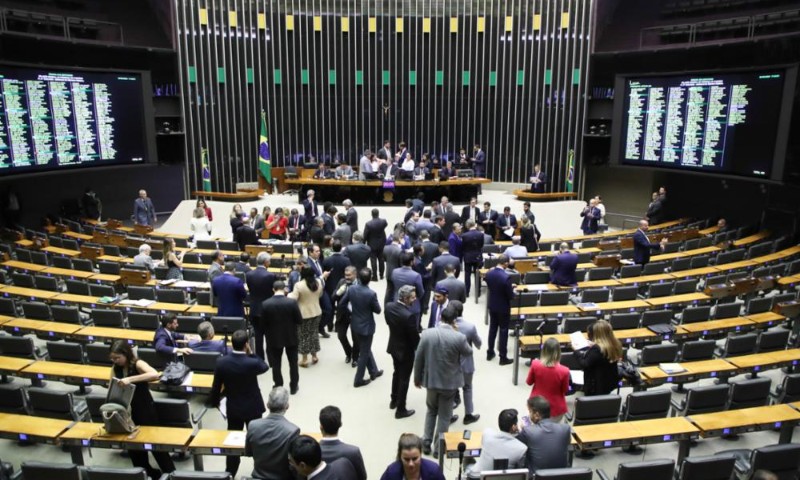 POLÍTICA: Câmara finaliza aprovação da “PEC da Anistia” que livra siglas de multas de até R$ 23 bilhões