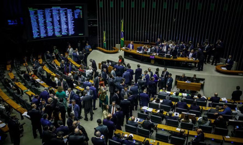 BRASIL: 68% dos deputados têm baixa produtividade