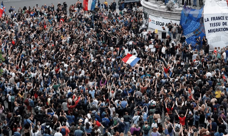 MUNDO: De virada, esquerda surpreende e vence eleições na França